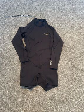 Women’s 2mm wetsuit - NWT